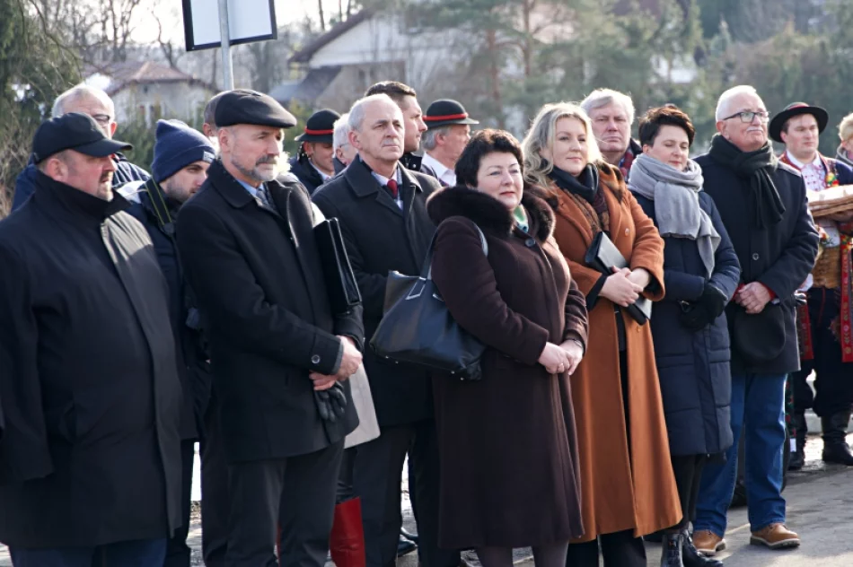 Poświęcono i uroczyście oddano do użytku "polityczny" most - zdjęcie 3