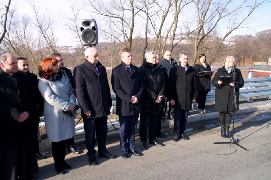 Poświęcono i uroczyście oddano do użytku "polityczny" most - zdjęcie 4