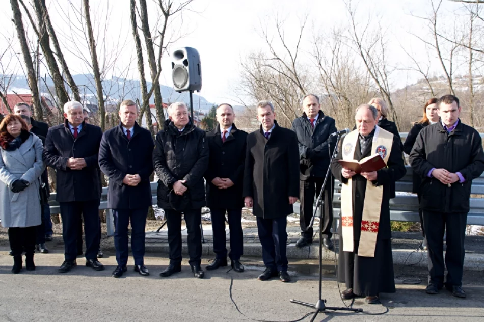 Poświęcono i uroczyście oddano do użytku "polityczny" most - zdjęcie 5