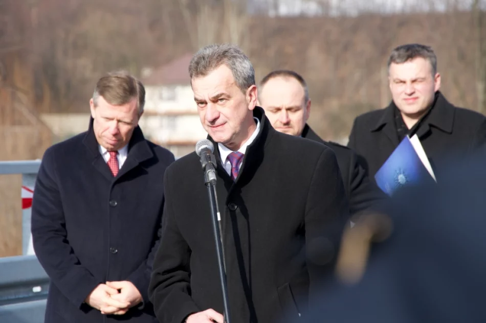Poświęcono i uroczyście oddano do użytku "polityczny" most - zdjęcie 13