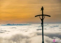 Jak trwoga, to naprawdę opłaca się 'iść do Boga' - zdjęcie główne