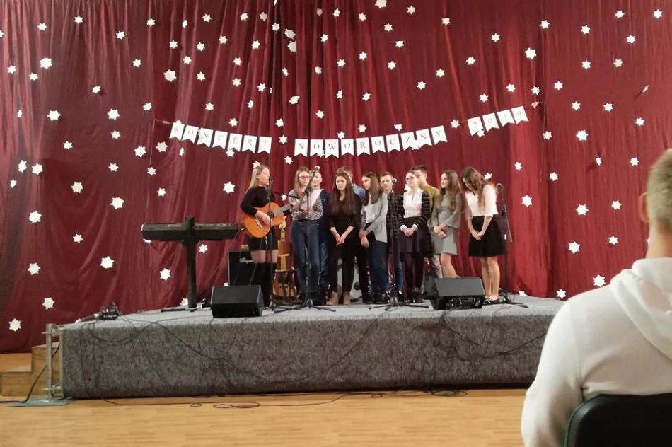 Noworoczne kolędowanie w ZSTI - zdjęcie 4