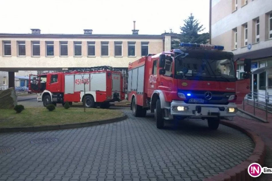 Pożar na 5 piętrze szpitala. Pacjenci byli ewakuowani - zdjęcie 2