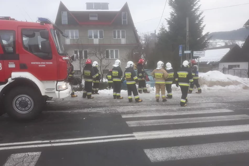 Citroen wypadł z drogi, kierująca ukarana mandatem - zdjęcie 4