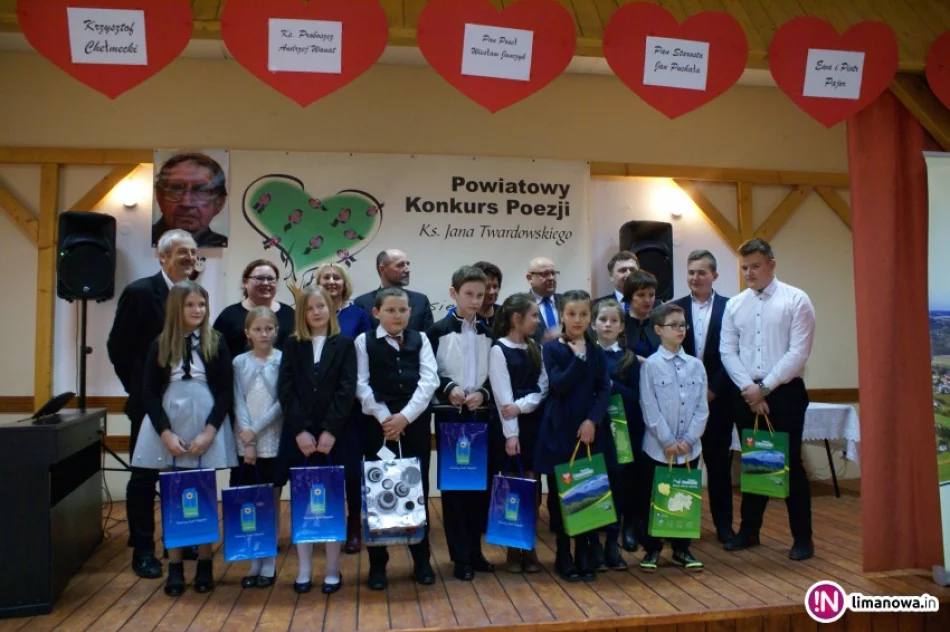 Znamy zwycięzców Powiatowego Konkursu Poezji Księdza Jana Twardowskiego (wyniki) - zdjęcie 3