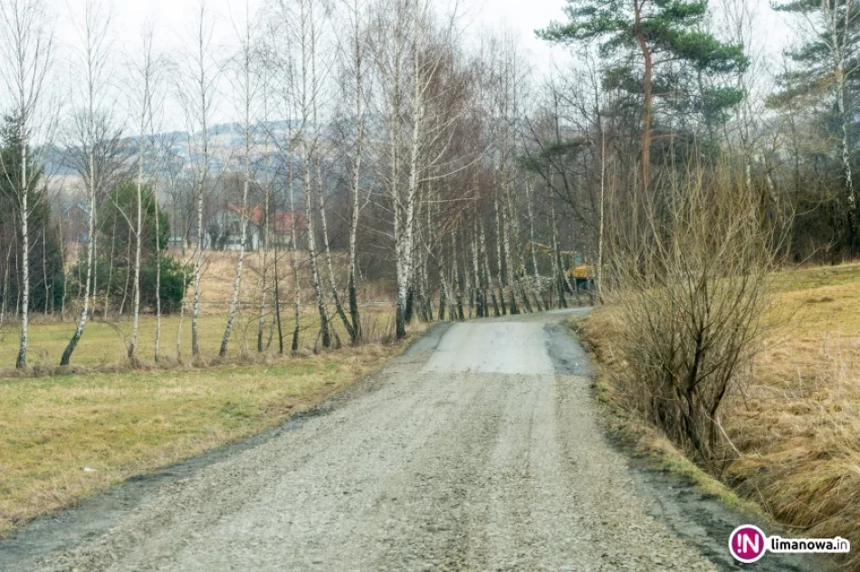 Gmina doraźnie poprawiła drogę, ale na przebudowę trzeba poczekać - zdjęcie 2