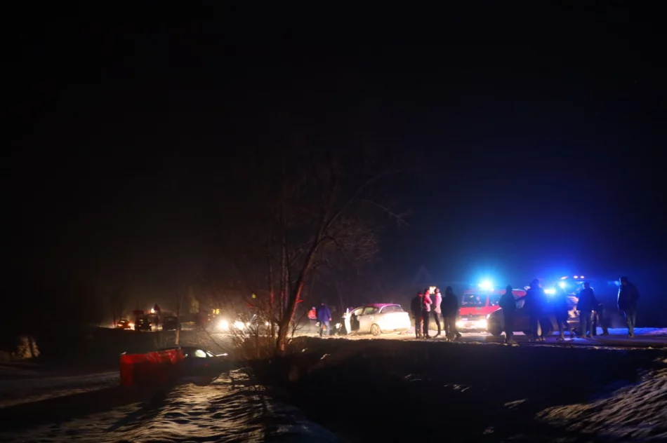 Nie żyje 61-letnia kobieta, 5 osób - w tym 3 dzieci - trafiło do szpitala - zdjęcie 5