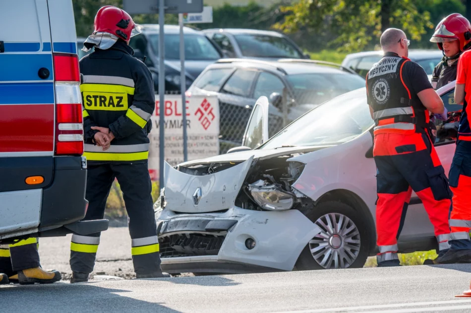 ​Zderzenie osobówki z ciężarówką - zdjęcie 2