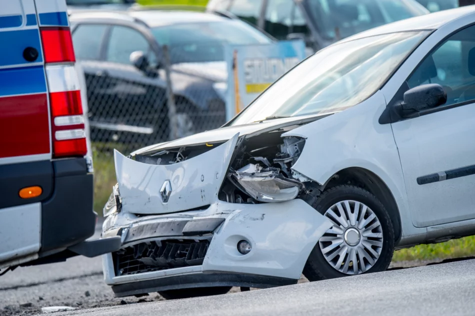 ​Zderzenie osobówki z ciężarówką - zdjęcie 3