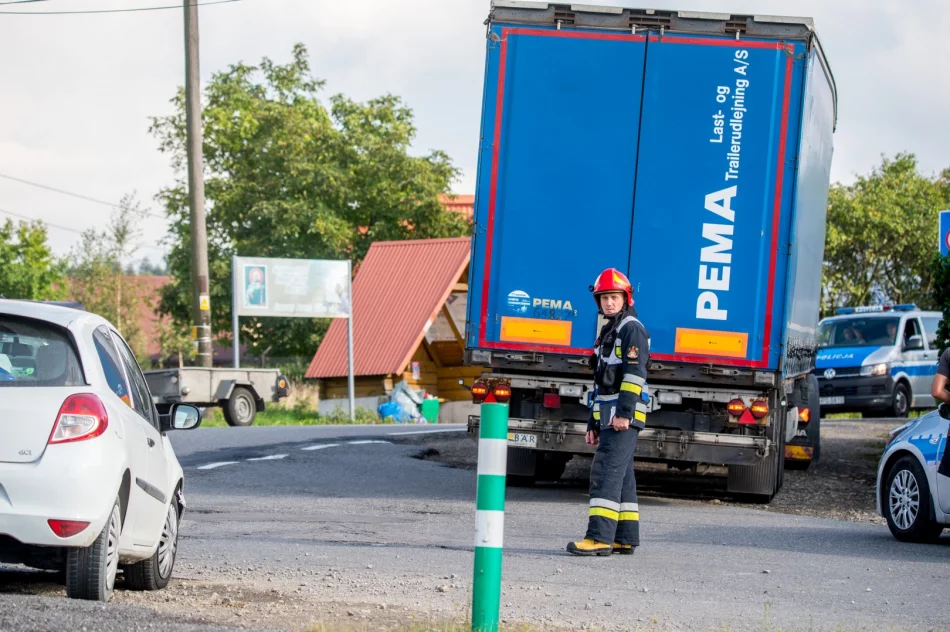 ​Zderzenie osobówki z ciężarówką - zdjęcie 4