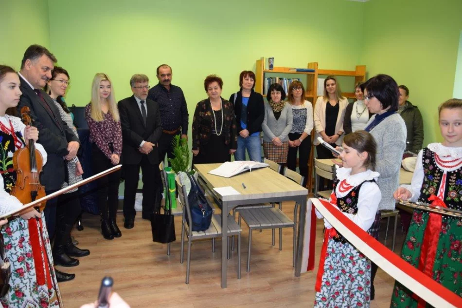 Nowy lokal biblioteki w Łostówce - zdjęcie 7