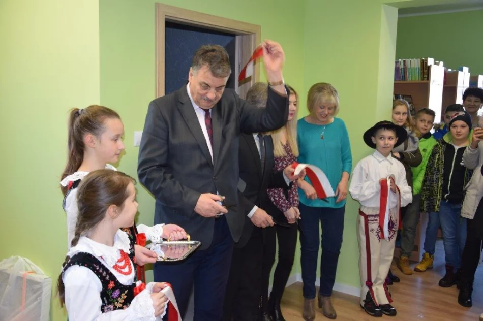 Nowy lokal biblioteki w Łostówce - zdjęcie 11