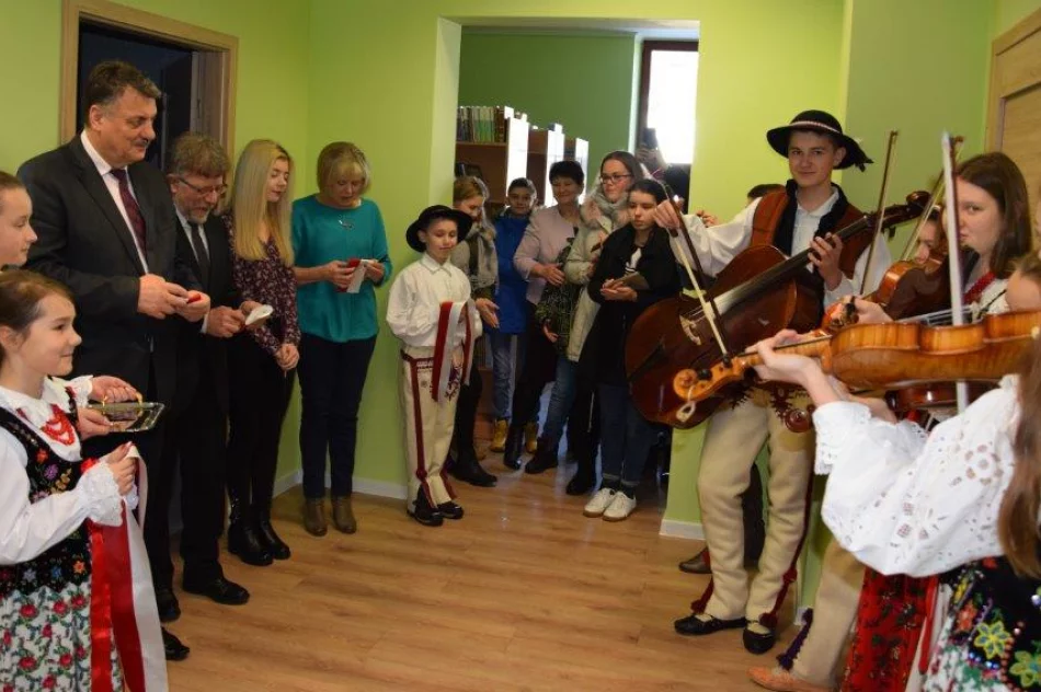 Nowy lokal biblioteki w Łostówce - zdjęcie 12