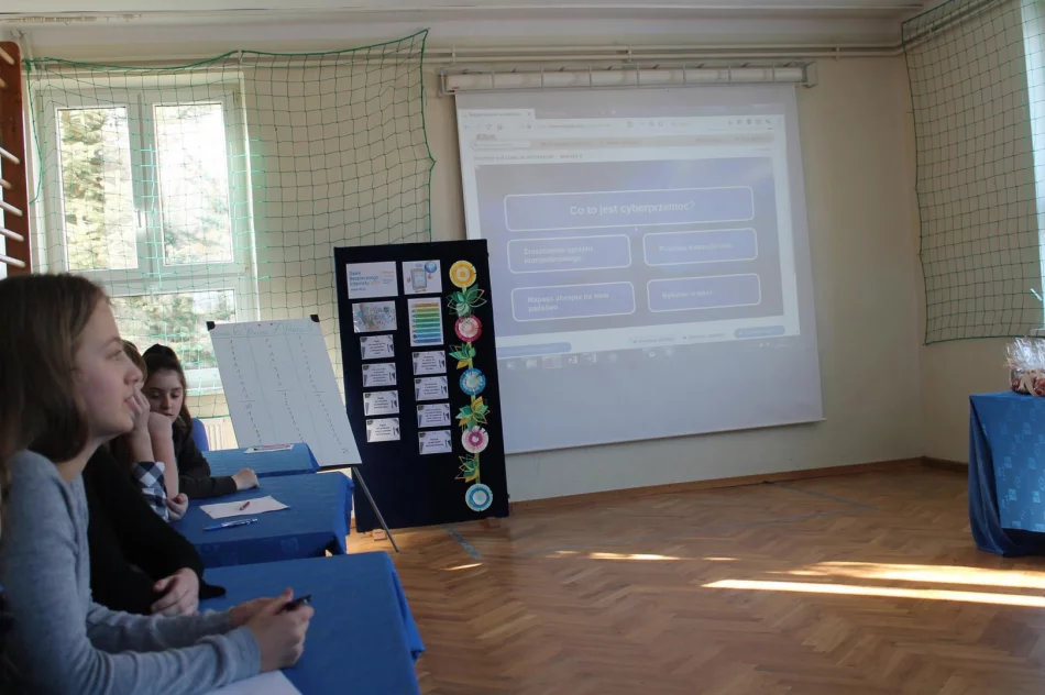 Dzień Bezpiecznego Internetu w Szkole Podstawowej w Nowym Rybiu - zdjęcie 12