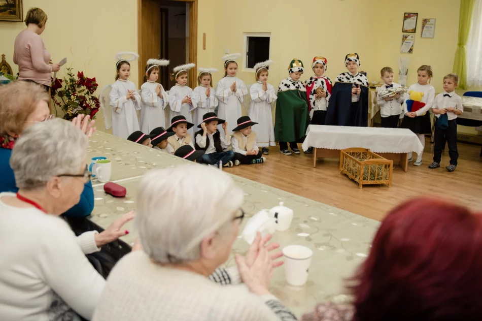 Jasełka w wykonaniu dzieci z Miejskiego Przedszkola Nr 3 w Limanowej - zdjęcie 3