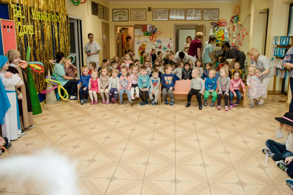 Jasełka w wykonaniu dzieci z Miejskiego Przedszkola Nr 3 w Limanowej - zdjęcie 5