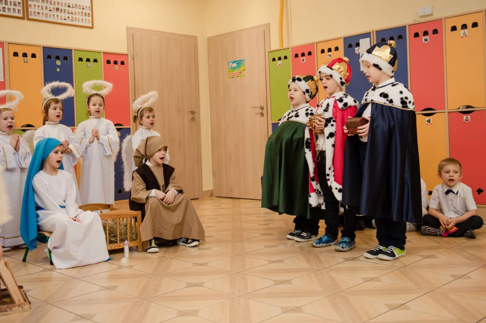 Jasełka w wykonaniu dzieci z Miejskiego Przedszkola Nr 3 w Limanowej - zdjęcie 6