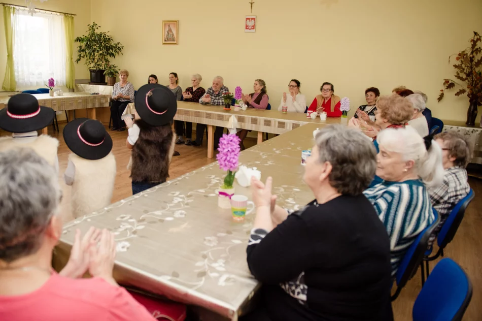 Jasełka w wykonaniu dzieci z Miejskiego Przedszkola Nr 3 w Limanowej - zdjęcie 9