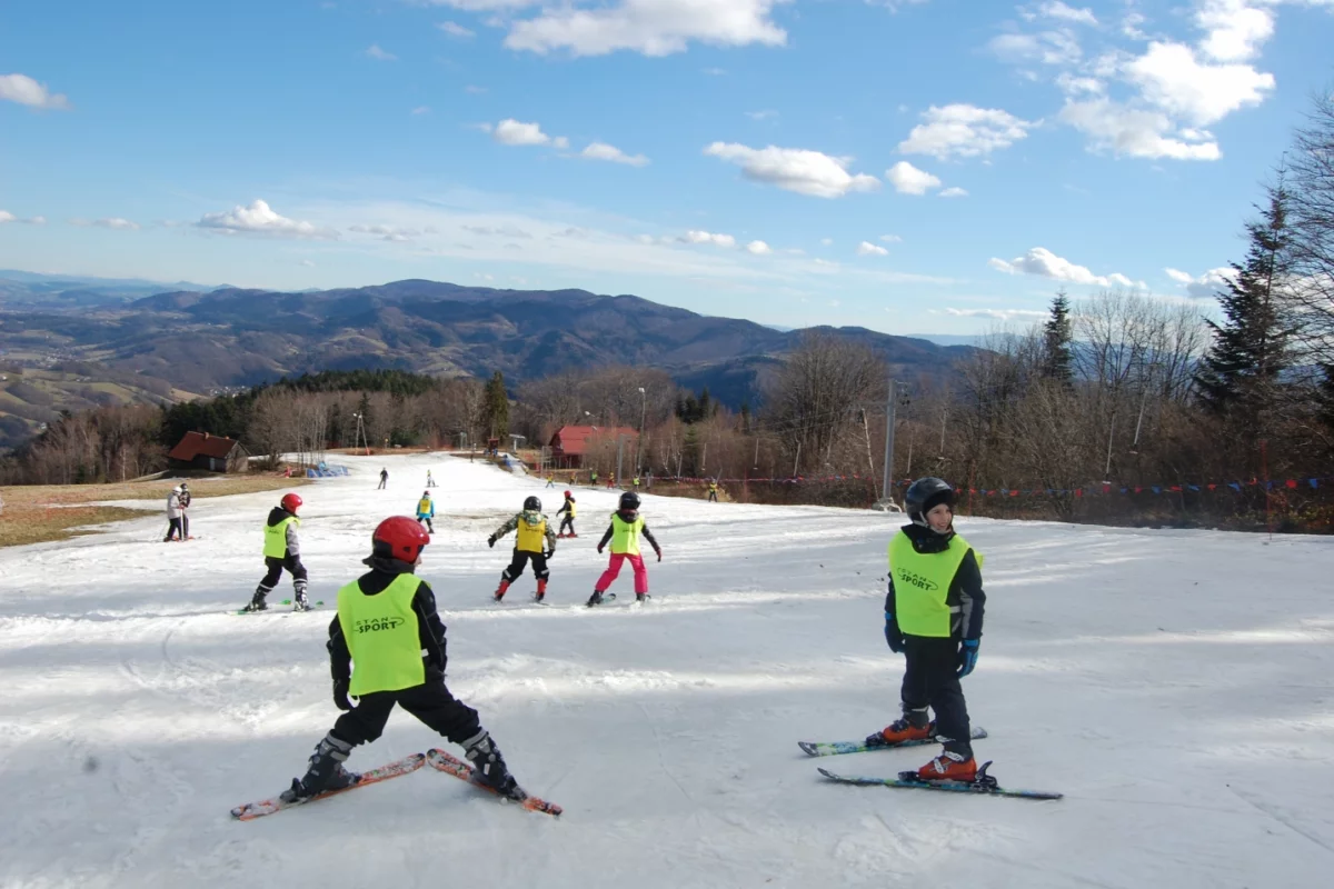210 uczniów nauczy się jeździć na nartach