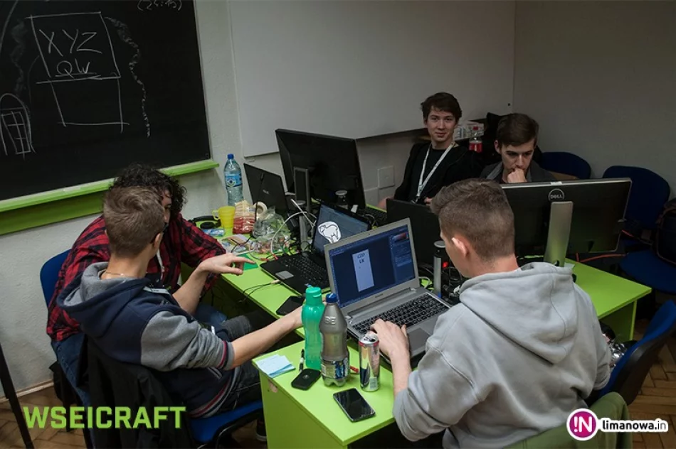 Zdobyli drugie miejsce w Hackathonie - zdjęcie 4