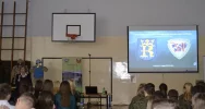 Młodzież spotyka się z weteranami walk  - zdjęcie 2