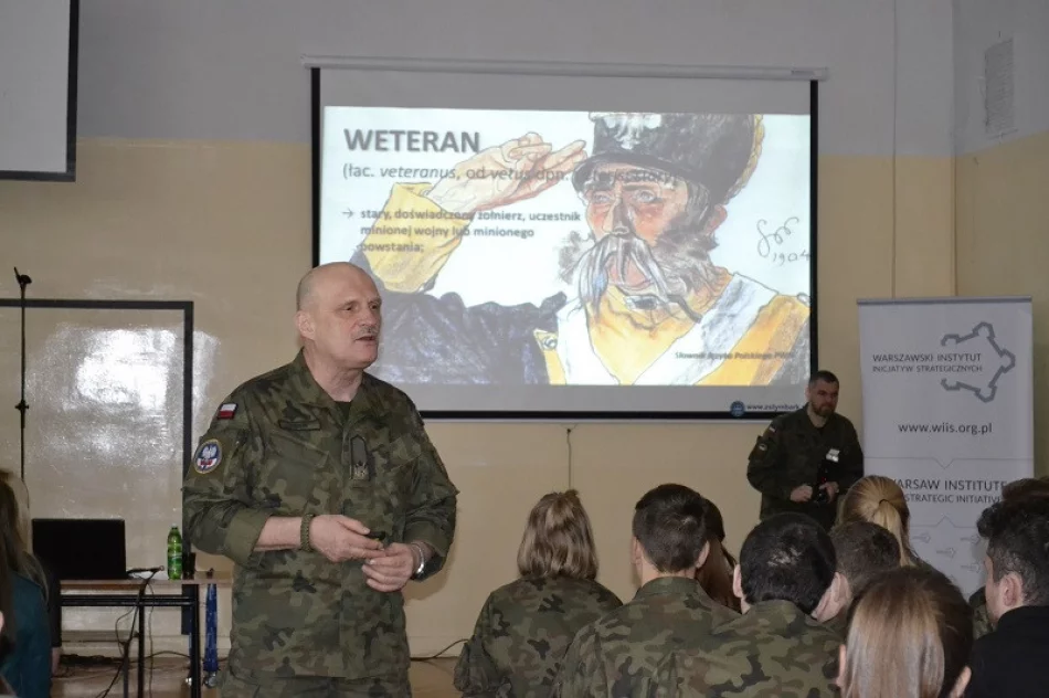 Młodzież spotyka się z weteranami walk  - zdjęcie 6