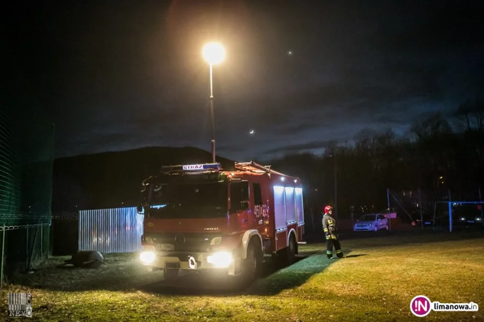 Pijany 53-latek spadł z drzewa. Z poważnymi obrażeniami zabrał go LPR (wideo) - zdjęcie 4