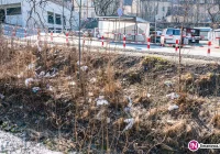 Potok w centrum miasta jak wysypisko śmieci - zdjęcie główne
