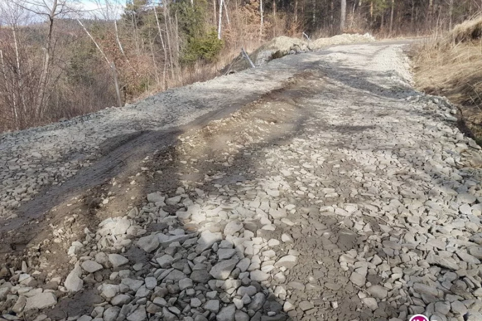 Gmina zajmie się drogą, osuwiskiem - niekoniecznie - zdjęcie 2