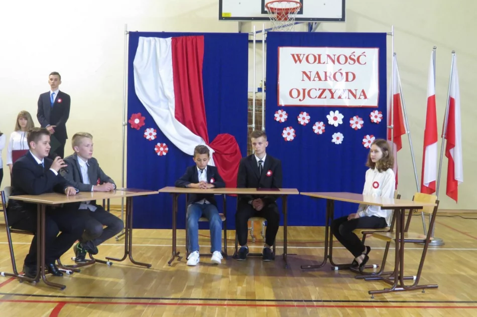 Zaszczytne miano „Szkoły Niepodległej” dla Szkoły Podstawowej Nr 1 w Starej Wsi  - zdjęcie 4
