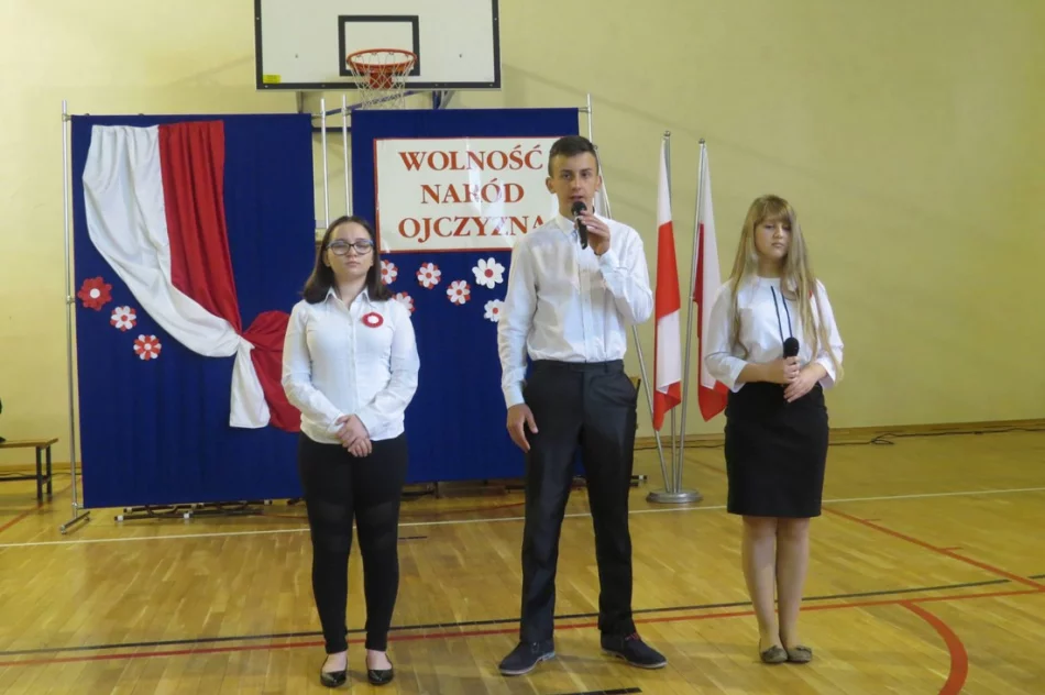 Zaszczytne miano „Szkoły Niepodległej” dla Szkoły Podstawowej Nr 1 w Starej Wsi  - zdjęcie 7
