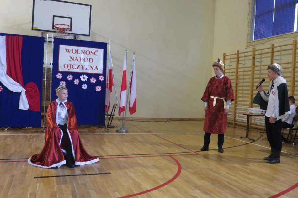 Zaszczytne miano „Szkoły Niepodległej” dla Szkoły Podstawowej Nr 1 w Starej Wsi  - zdjęcie 8