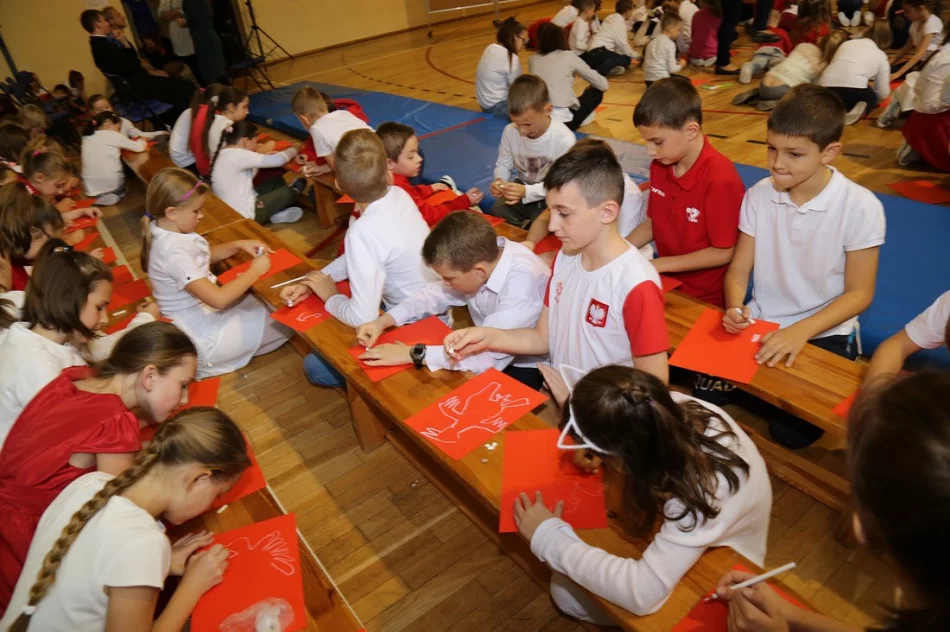 Zaszczytne miano „Szkoły Niepodległej” dla Szkoły Podstawowej Nr 1 w Starej Wsi  - zdjęcie 10