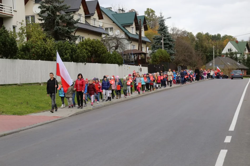 Zaszczytne miano „Szkoły Niepodległej” dla Szkoły Podstawowej Nr 1 w Starej Wsi  - zdjęcie 12