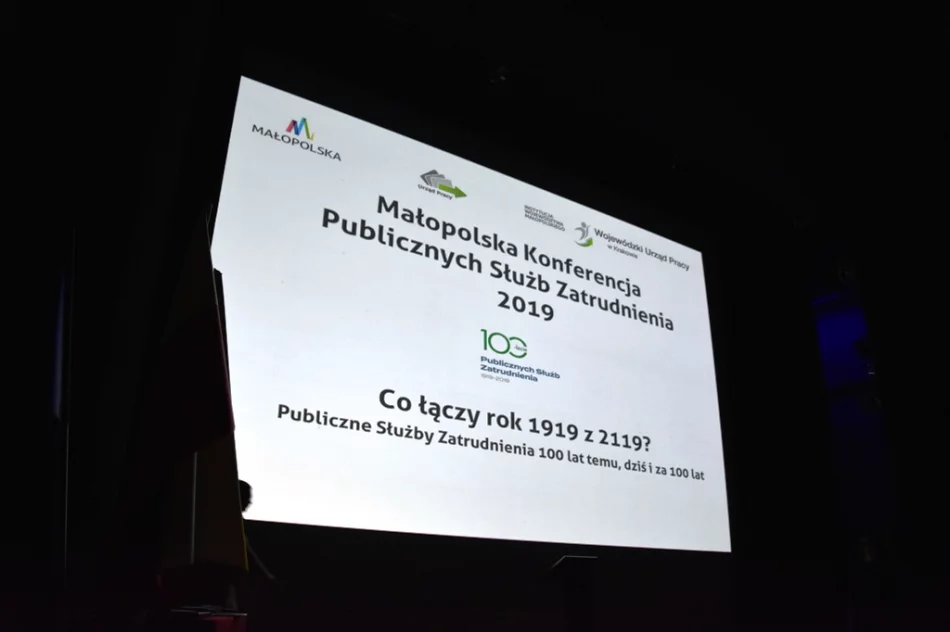 Pracownicy limanowskiego urzędu odznaczeni prezydenckimi medalami - zdjęcie 2