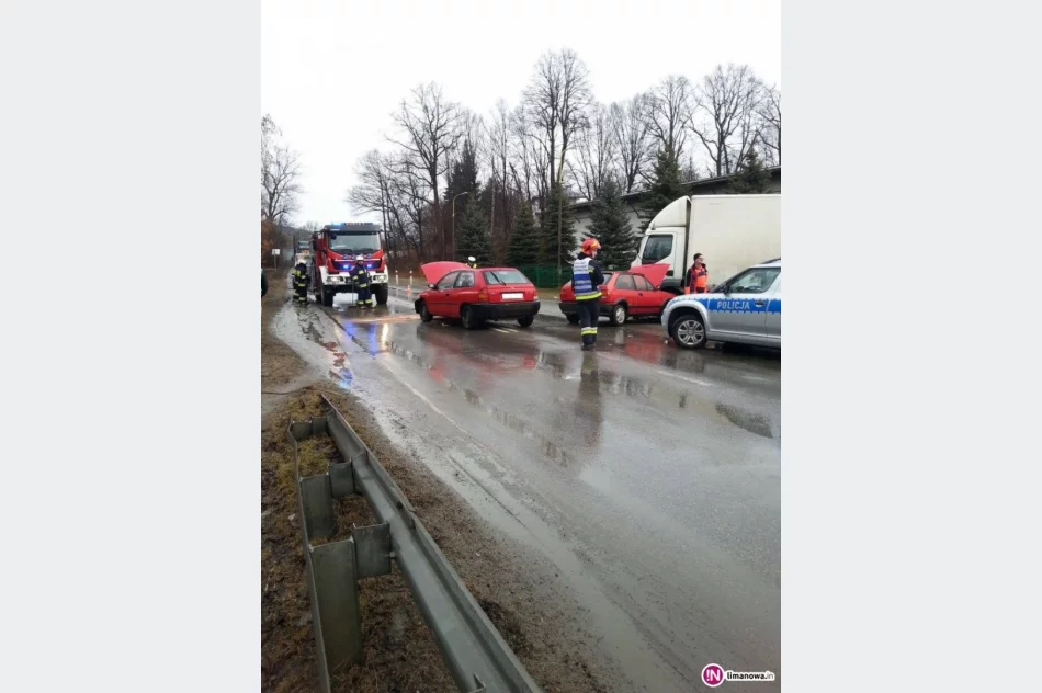 Zderzenie dwóch aut osobowych i ciężarówki - zdjęcie 4