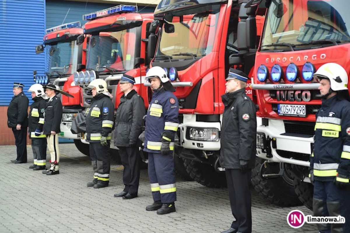 Odprawa roczna małopolskiej straży okazją do przekazania samochodów dla OSP