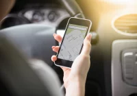 Aplikacja w smartfonie wskaże wolne miejsce parkingowe - zdjęcie główne