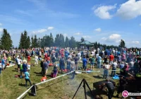 Blisko tysiąc turystów spotkało się na Łopieniu - zdjęcie główne