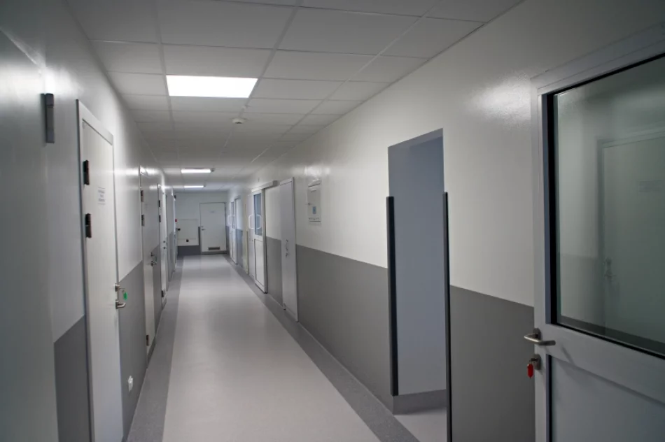 Otwarto i poświęcono wyremontowany oddział szpitala - zdjęcie 2