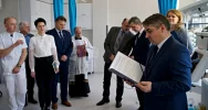 Otwarto i poświęcono wyremontowany oddział szpitala - zdjęcie 4