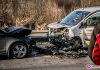 Groźnie wyglądające zderzenie czołowe - zdjęcie główne