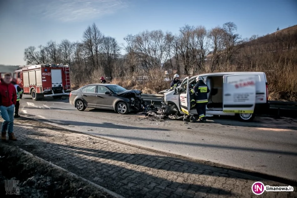 Groźnie wyglądające zderzenie czołowe - zdjęcie 2