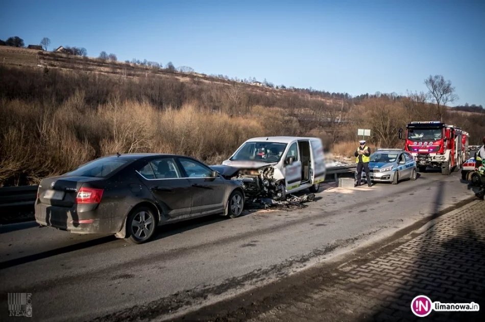 Groźnie wyglądające zderzenie czołowe - zdjęcie 4
