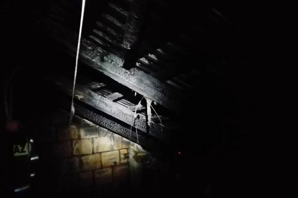 Ogień na poddaszu udało się szybko opanować - zdjęcie 3