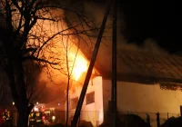 Płonęła stodoła, budynek mieszkalny uratowany - zdjęcie główne