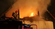 Płonęła stodoła, budynek mieszkalny uratowany - zdjęcie 2