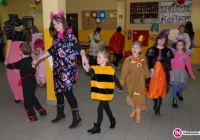 By być kimś innym... - zdjęcie główne