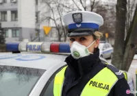 Policjanci będą chodzić w maskach - zdjęcie główne