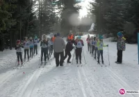 Z uśmiechem na nartach - zdjęcie główne